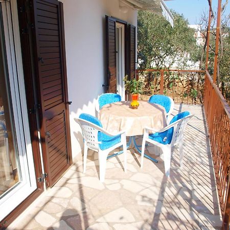 Apartments Mirja - 100M From The Beach & Parking Trogir Exteriör bild
