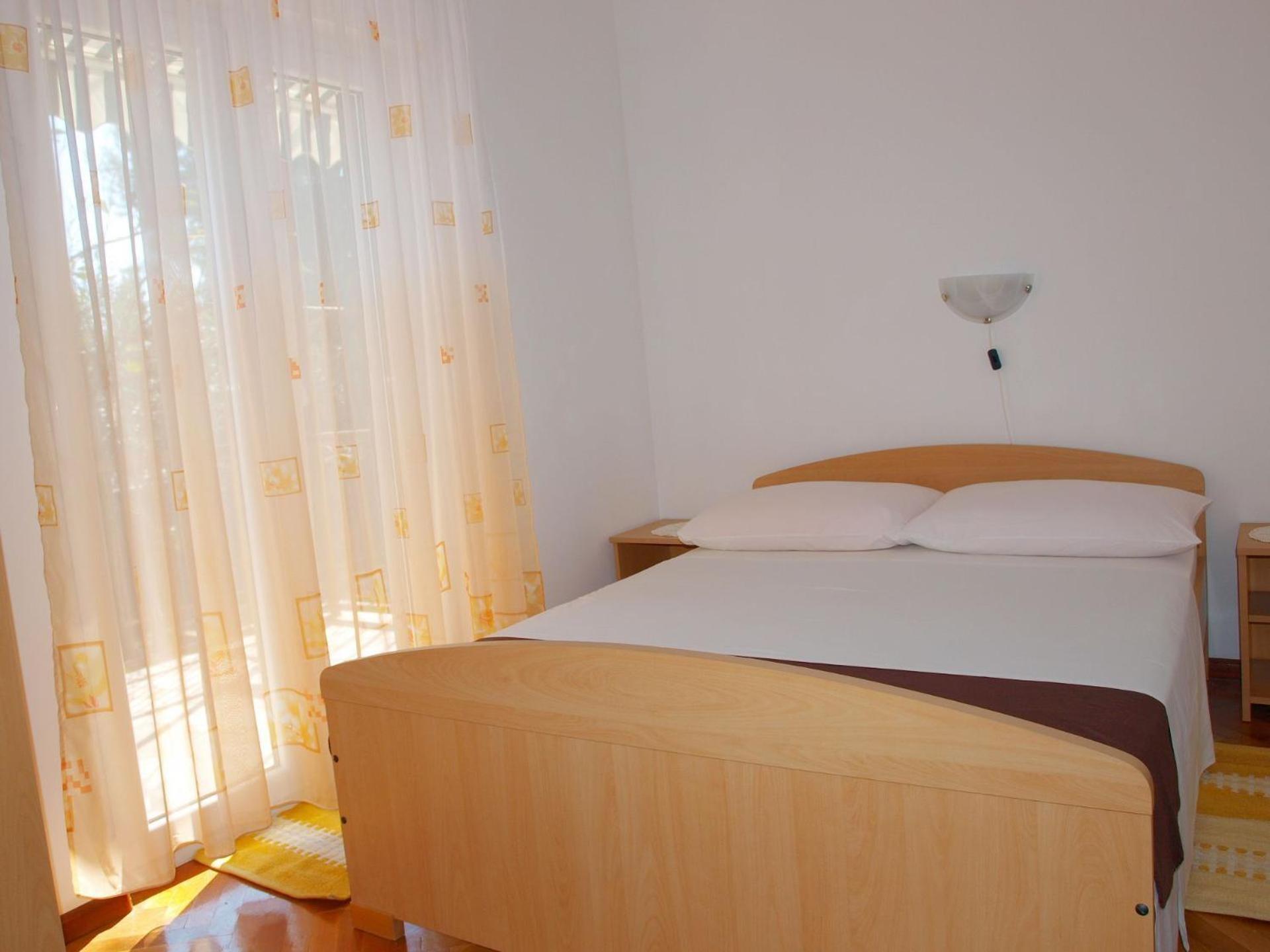 Apartments Mirja - 100M From The Beach & Parking Trogir Exteriör bild