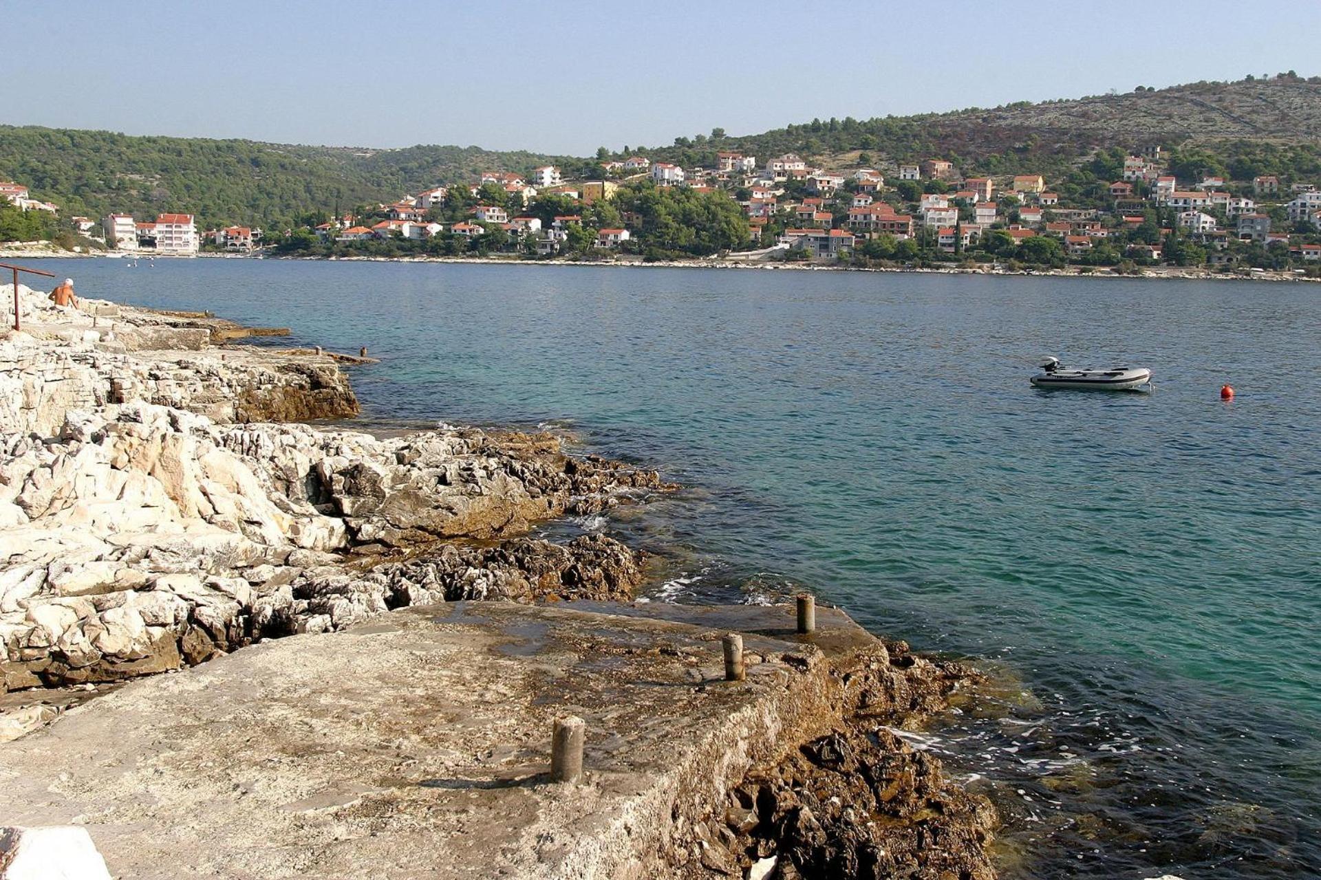 Apartments Mirja - 100M From The Beach & Parking Trogir Exteriör bild