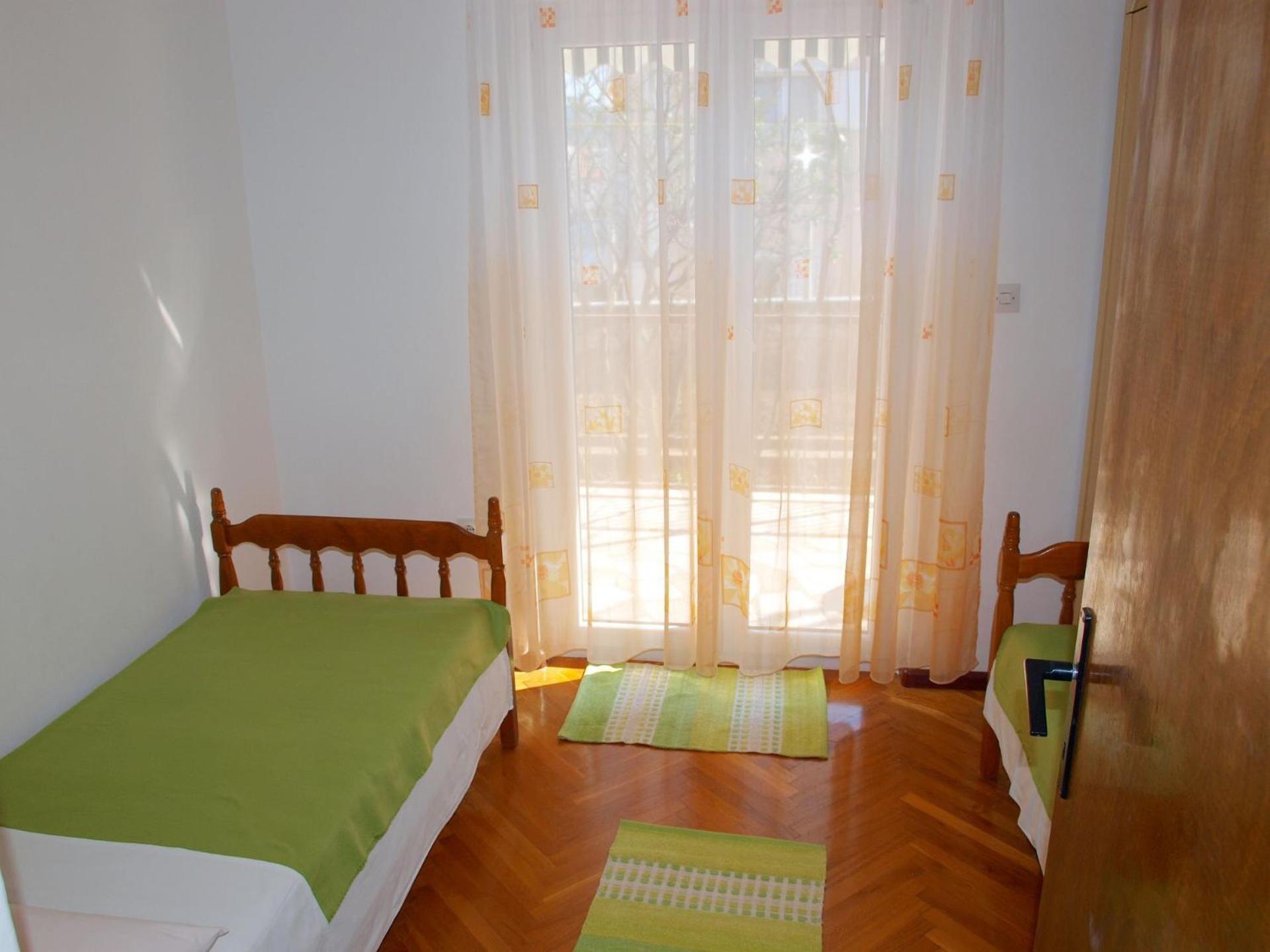 Apartments Mirja - 100M From The Beach & Parking Trogir Exteriör bild