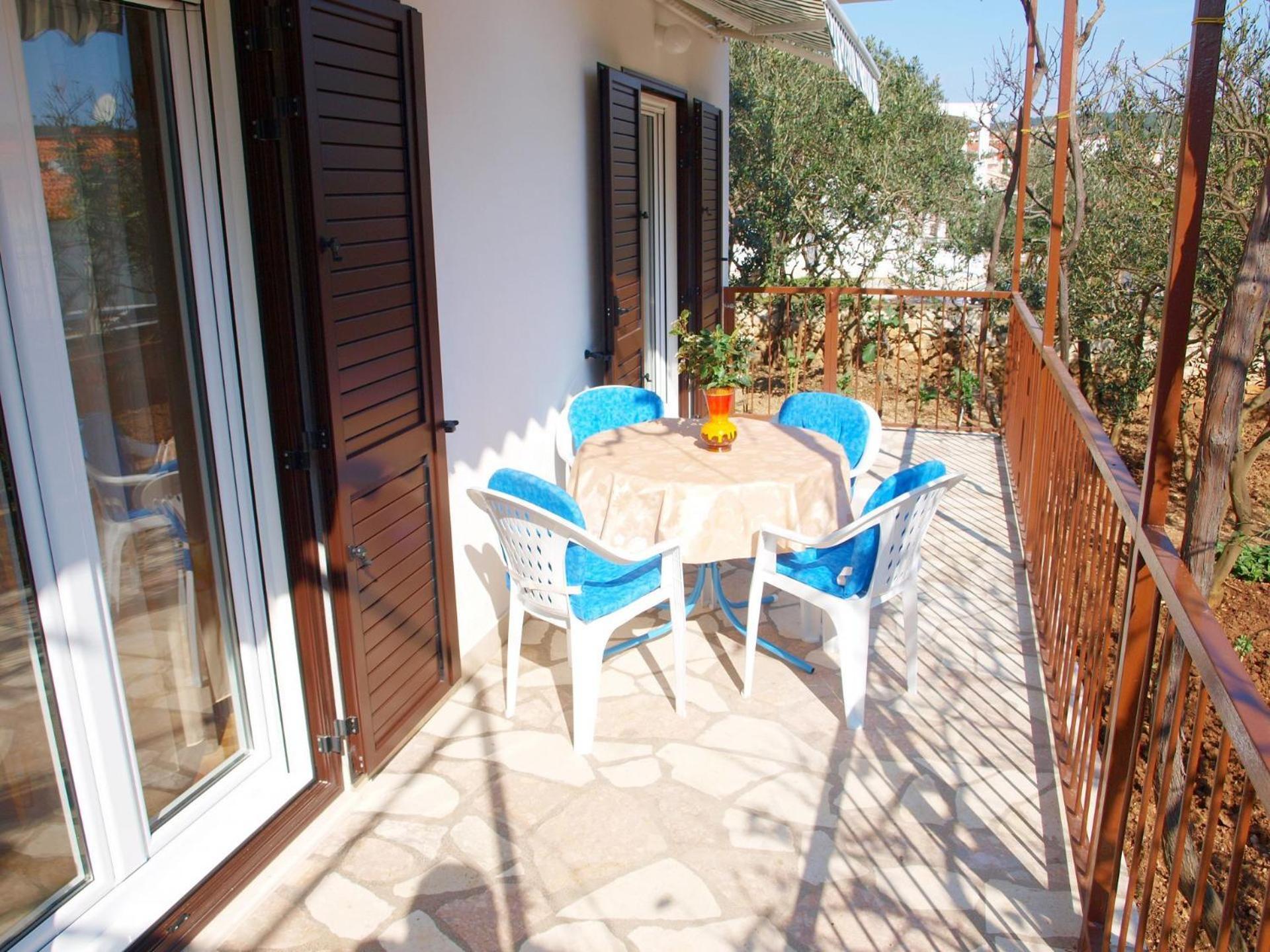Apartments Mirja - 100M From The Beach & Parking Trogir Exteriör bild