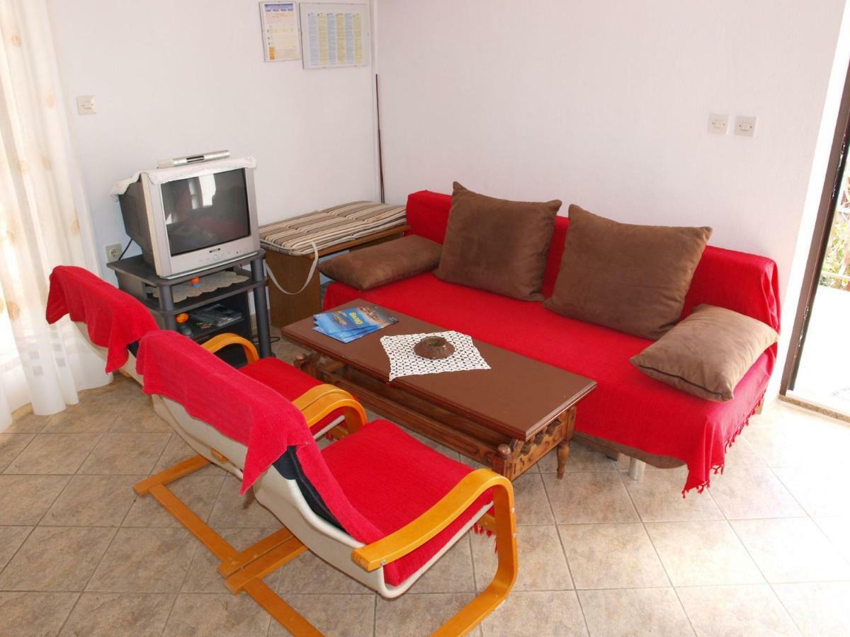 Apartments Mirja - 100M From The Beach & Parking Trogir Exteriör bild