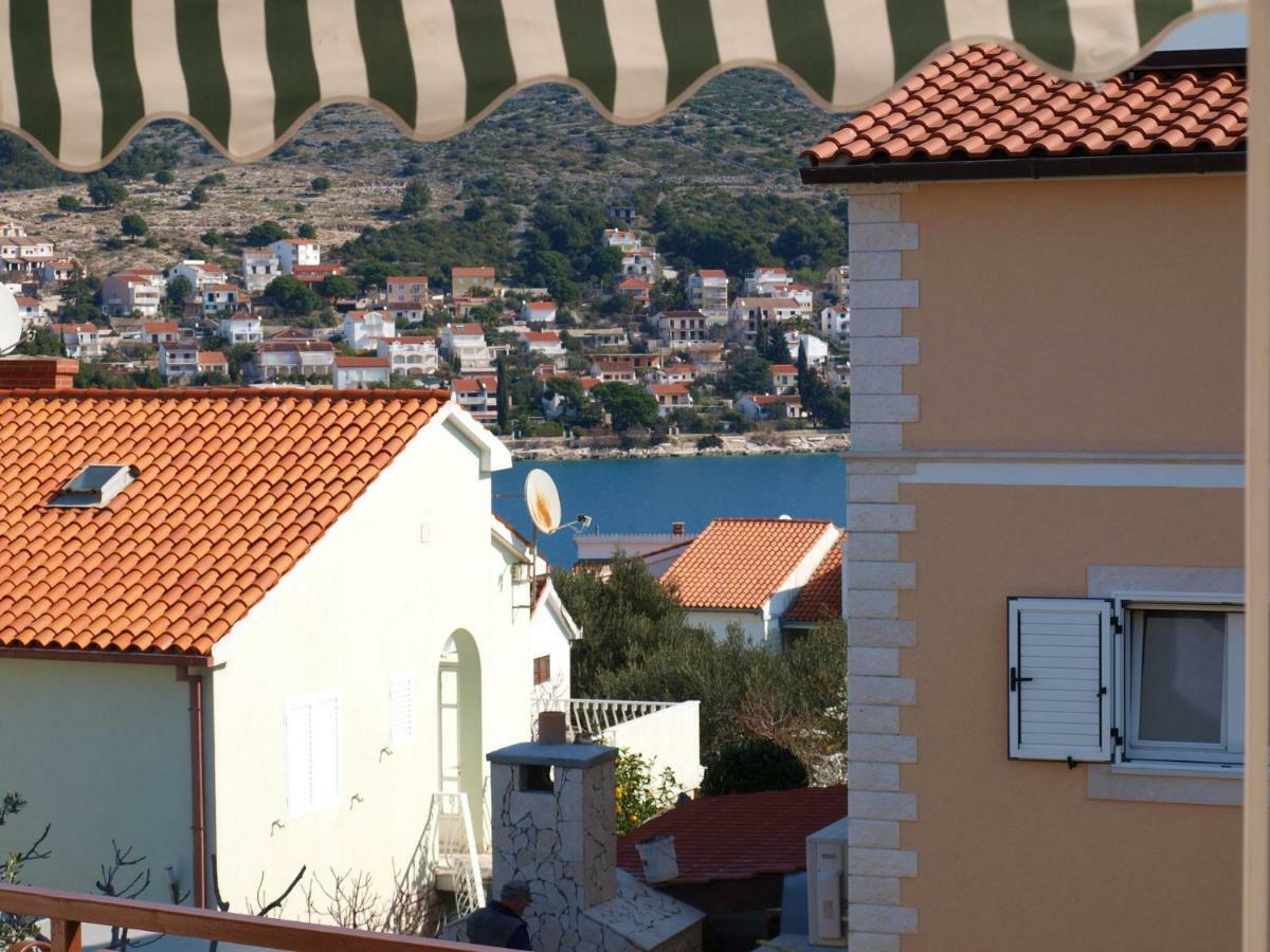 Apartments Mirja - 100M From The Beach & Parking Trogir Exteriör bild