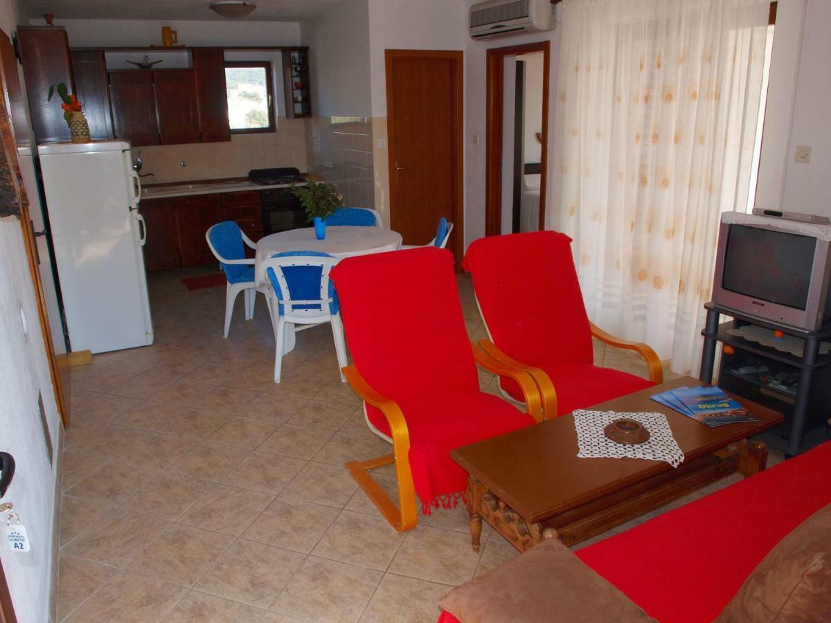 Apartments Mirja - 100M From The Beach & Parking Trogir Exteriör bild
