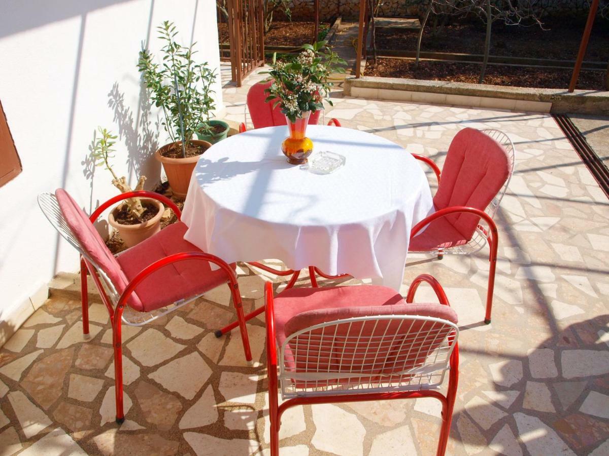 Apartments Mirja - 100M From The Beach & Parking Trogir Exteriör bild