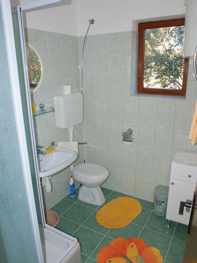 Apartments Mirja - 100M From The Beach & Parking Trogir Exteriör bild